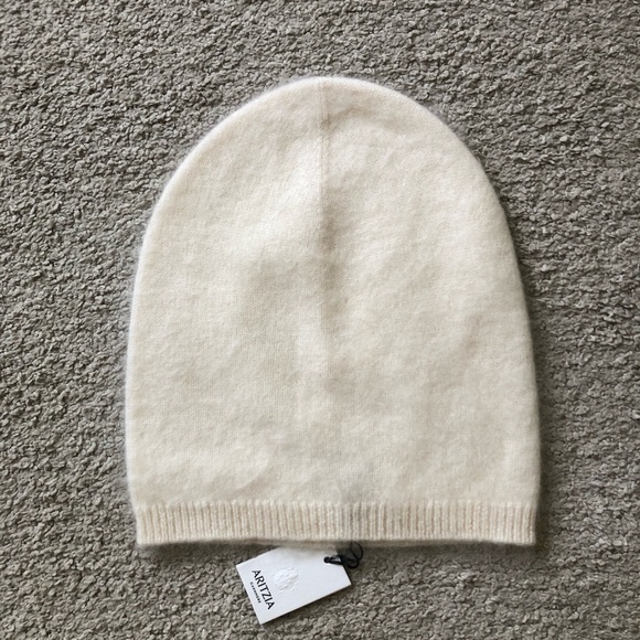 Aritzia Other - Aritzia Brushed Cashmere Tall Beanie.NWT.